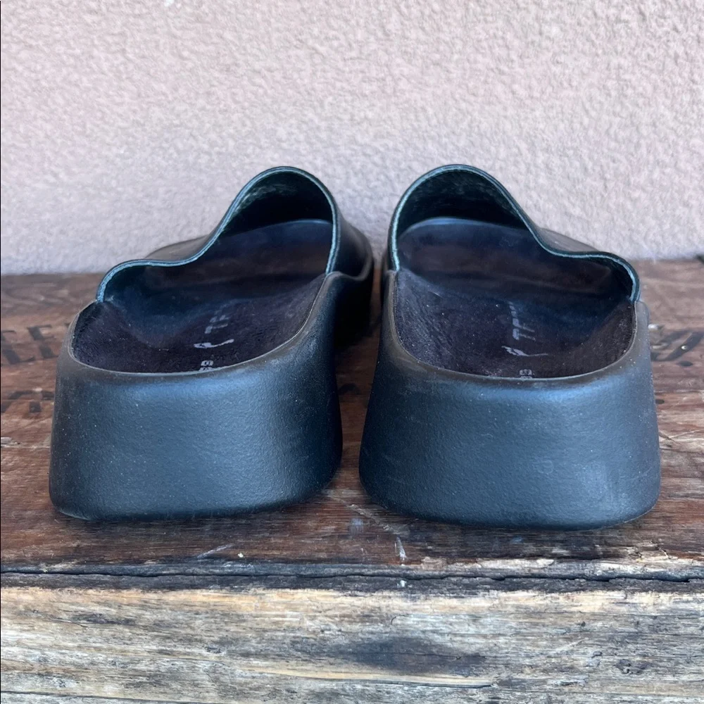 Tatami by Birkenstock slide sandals - Picture 2 of 9